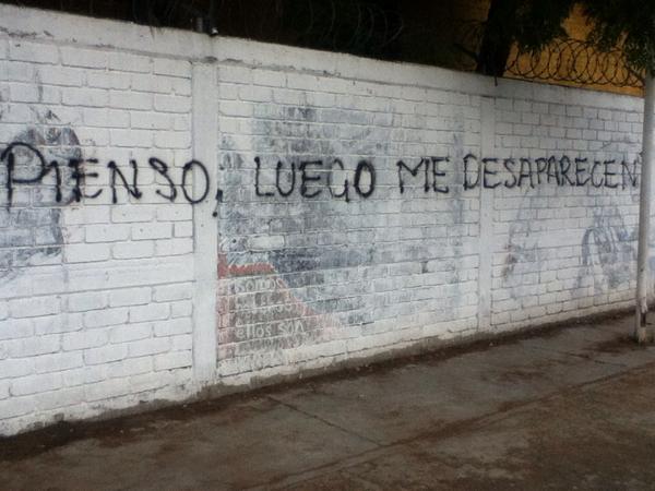 Pichação de muro no México 